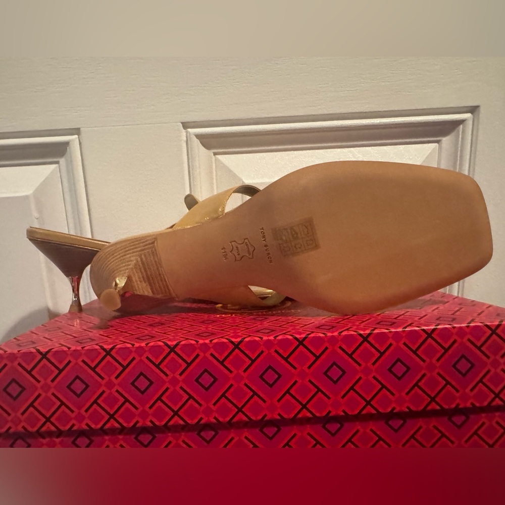 Tory Burch Gold Chain Sandals with heel - Picture 5 of 6